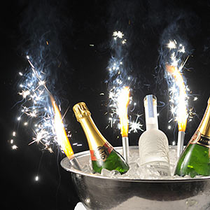 NIGHTCLUB VIP SERVICE CHAMPAGNE BOTTLE SPARKLERS - CLUB SPARKLERS